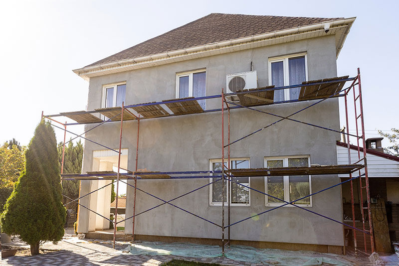 Maison en plein travaux de ravalement de façade